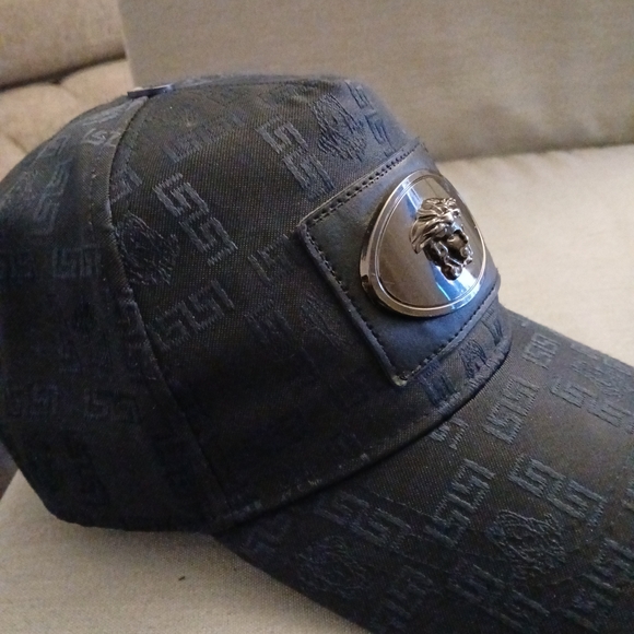 Versace Black Cap with Medusa Logo - Picture 2 of 15